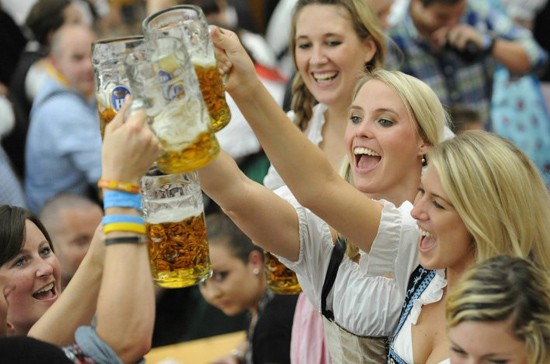 假制度：欧洲最享受 亚洲最勤奋冰球突破豪华版盘点各国带薪休(图4)