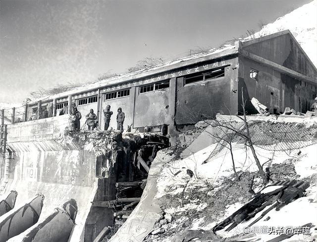 年前的今夜那是美军最狼狈的“平安夜”冰球突破游戏网站别光知道啃苹果！75(图4)